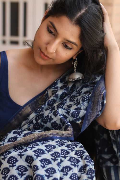 Chamak: Akola Indigo Maheshwari Daisy Print Saree