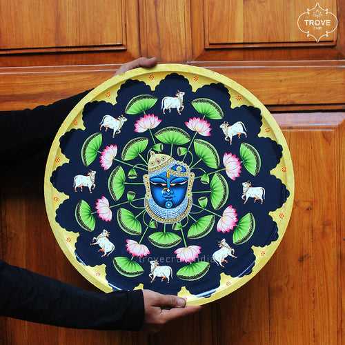 18" Pichwai Decor Plate with Srinathji with Lotus & Cow Chakra