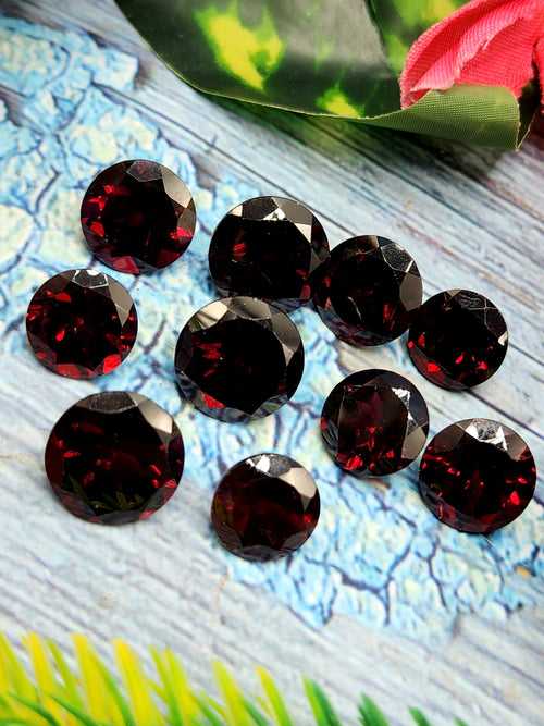 Red Garnet Faceted Loose Gemstones in Round Shaped - Timeless Radiance and Inner Vitality - Lot of 10 units