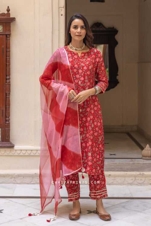 Cotton Silk Mughal Jaal Print Kurta Set in Red (Set of 3)