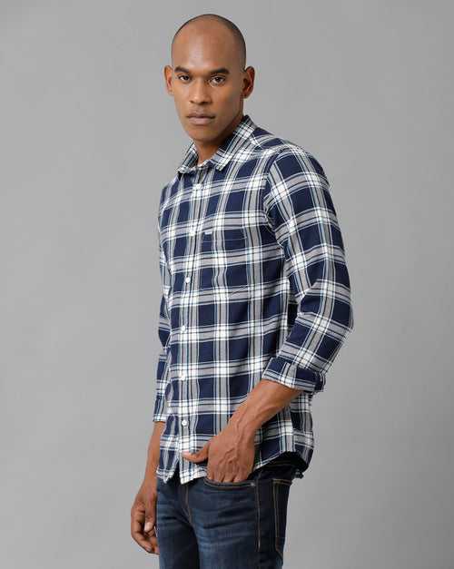 Men Checked Slim Fit Casual Shirt