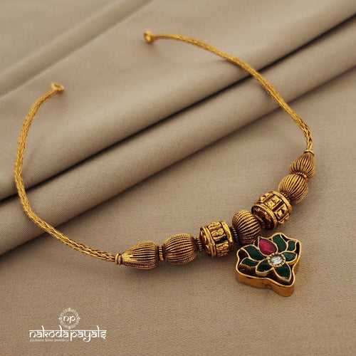 Lotus Kundan Short Neckpiece (Gn921)