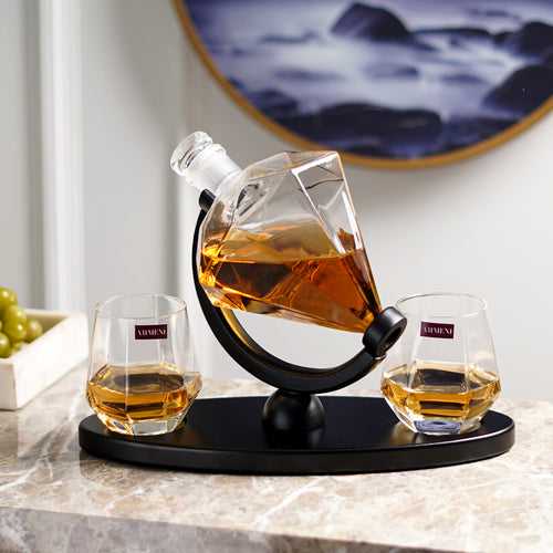 Diamond Elegant Whisky Decanter set (Set of 4)