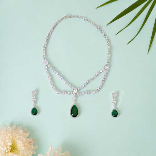 Jiyah Emerald Diamond Necklace Set