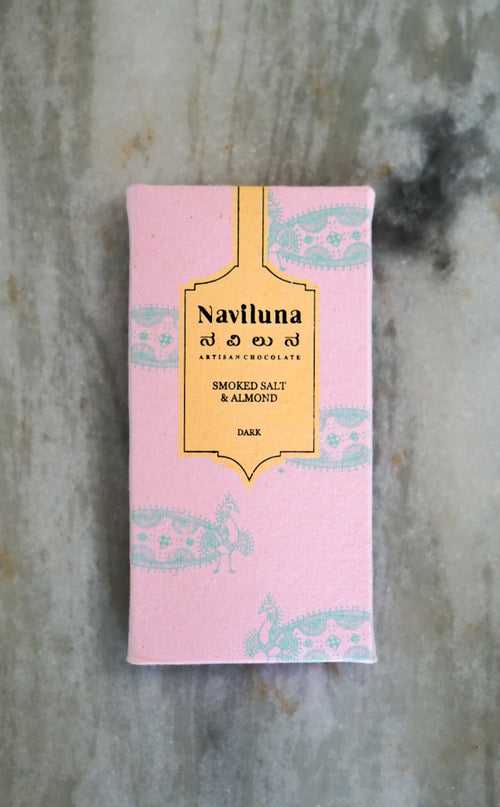 NAVILUNA Smoked Salt & Almond Chocolate Bar