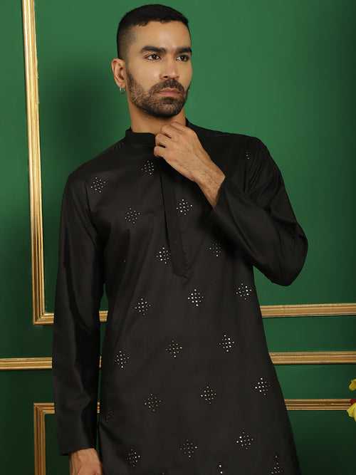 Men's Embroidered Kurta with Pyjama