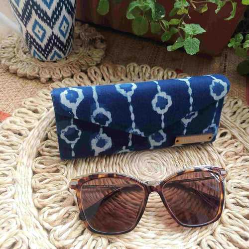 Neela ~ Indigo Chain Shade Case