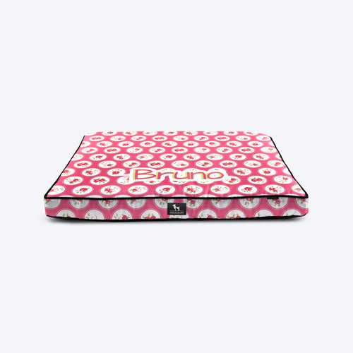 HUFT Rosy Dreams Personalised Flat Bed For Dog - Pink
