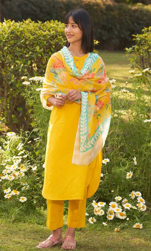 Iris Linen Yellow Solid Kurta With Pants And Stole( Set Of 3)