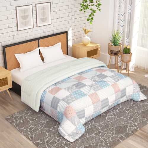 180 GSM Peach Geometric Microfiber Fusion Reversible Double / Single Comforter