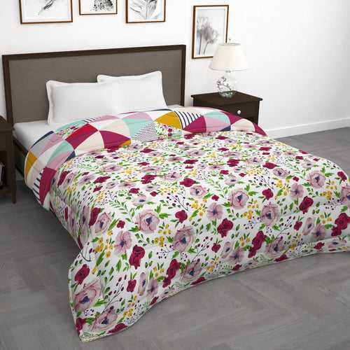 180 GSM Pink Geometric Microfiber Fusion Reversible Double Comforter