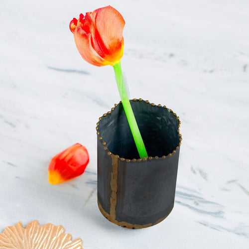 The Kesar Vase (Small, Antique Black)