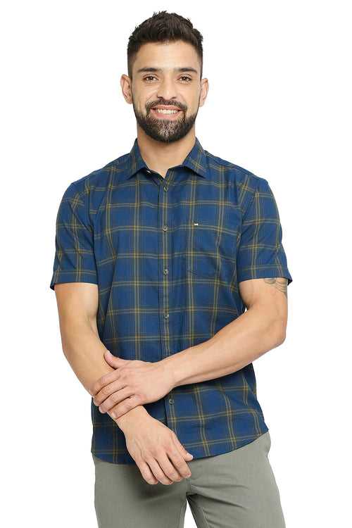 Slim Fit Cotton Twill Checks Halfsleeves Shirt