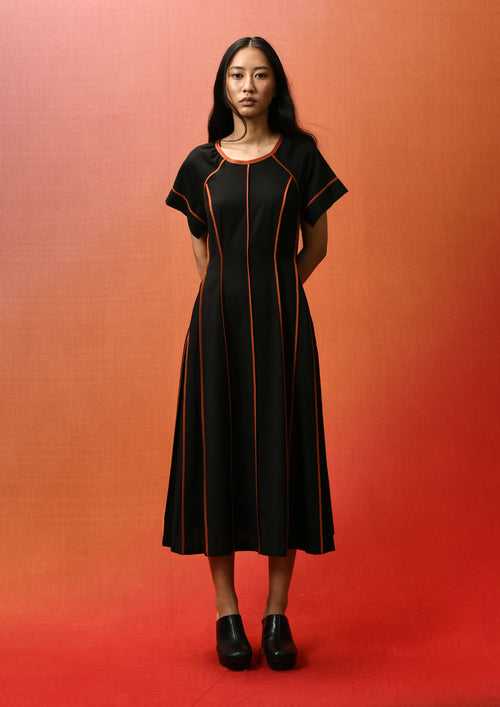 Raglan sleeve midi dress