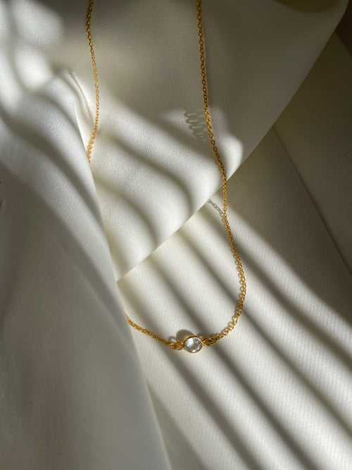 DEWY { necklace }