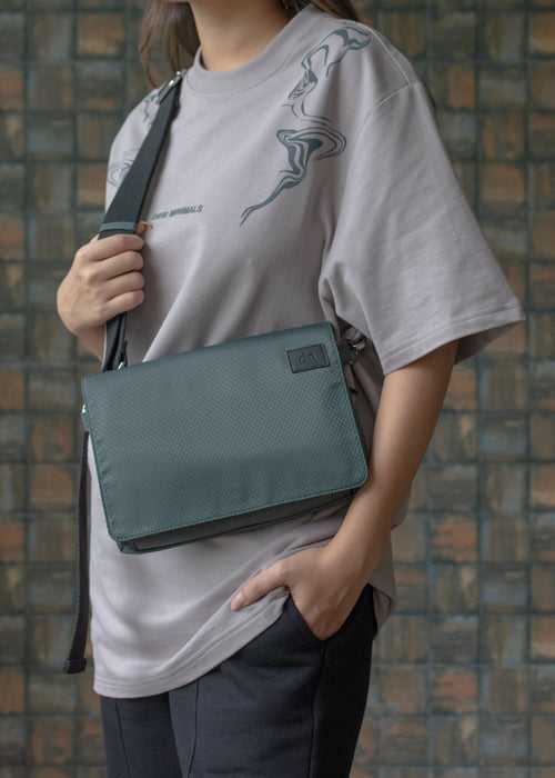 Explorer — Cross Body Bag