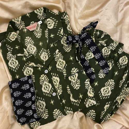 Green Ikat- Reversible Sleeve