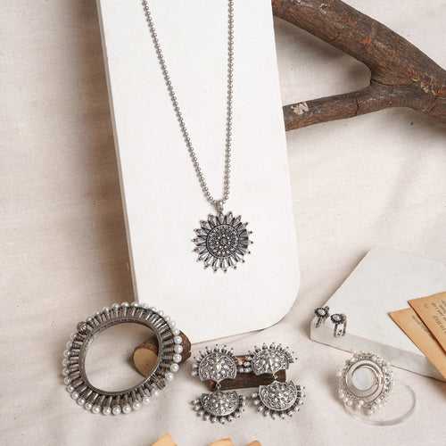 Teejh Shravanabelagola Oxidised Silver Jewellery Gift Set