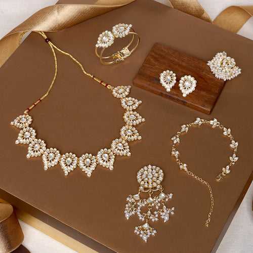 Teejh Karimnagar Gold Jewellery Gift Set
