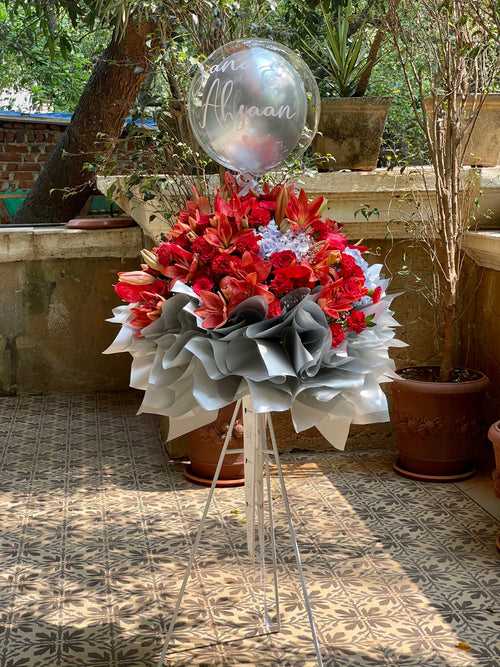 Life Size Bouquet Stand with Customisable Balloon