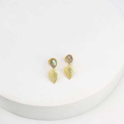 Sterling Silver Gold plated
Texture silver with Labrodorite tiny earrings.