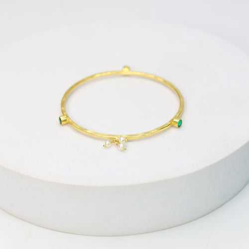 Stacking Bracelet/Bangle in
92.5 sterling Silver with 18 karat Gold plated with green Onyx and Pearls.