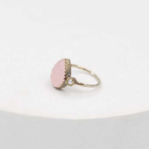 Carved pink ring in Chalcydony and Pearls set in sterling Silver.