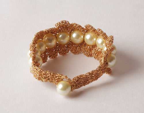 Metallic Finish Pearl Bracelet ~ Copper