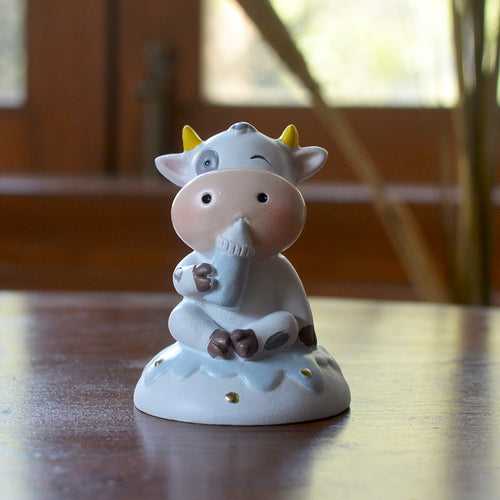 Miniature Baby Cow having Milk Decor