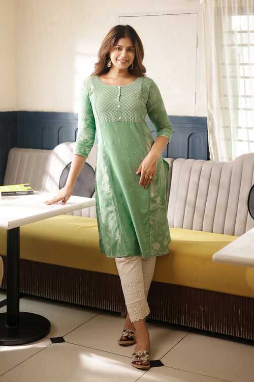 Floral Printed Kurta with Lace Embellishment Green