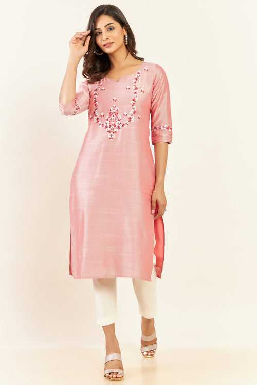 Contrast Floral Embroidered Kurta Peach