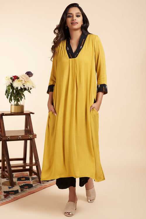 v-neck kurta with side slit - ochre specks & celestial skies