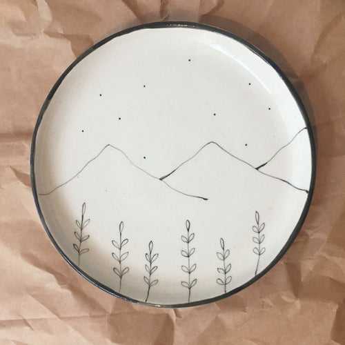 Hills & Wildflower Quarter Plate( 1 Piece)