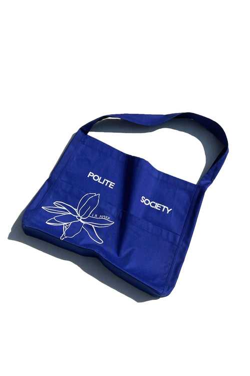 A SIMPLE TOTE BAG