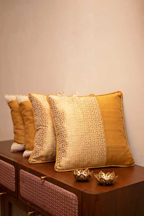 Aram Handwoven Cushion - 1 pc