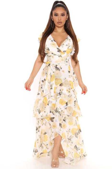 White Sweet Feeling Floral Maxi Dress by BlackTree.
