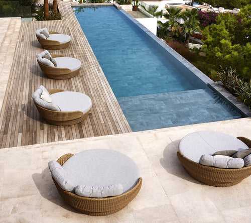 Borroni Outdoor Poolside Sunbed With Cushion Daybed (Honey Brown)