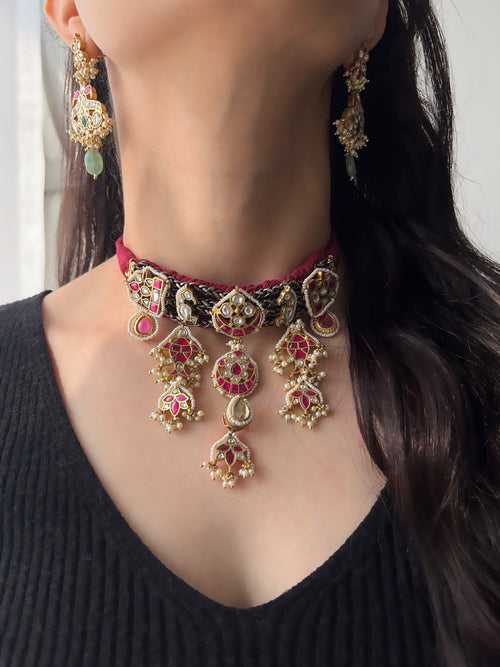 Harika Necklace Set