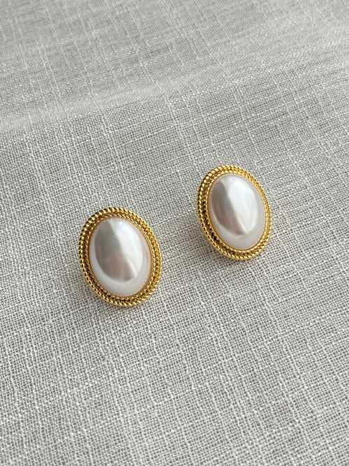 Oval Pearl Studs