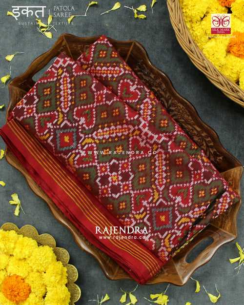 Traditional Manekchowk Bhat Red and Green Single Ikat Rajkot Patola Saree