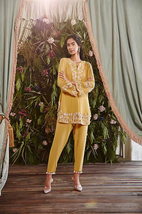 MELLOW YELLOW EMBROIDERED KURTA SET