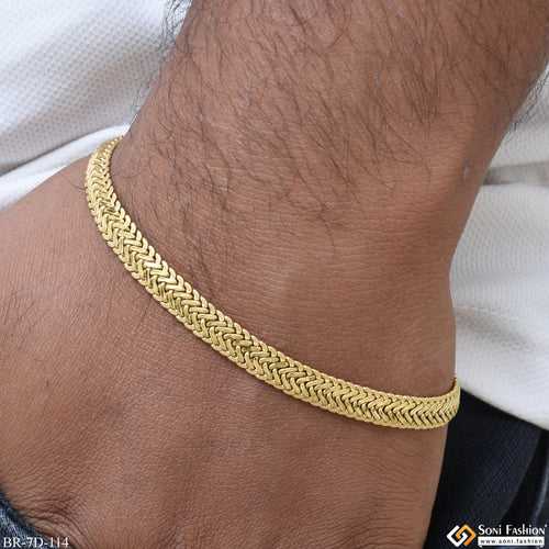 Superior Quality Attention-Getting Design Gold Plated Bracelet for Men - Style D114