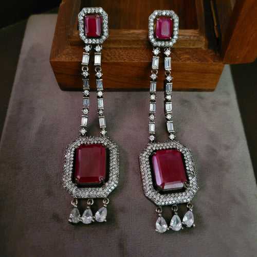 EXCLUSIVE VICTORIAN EARRINGS