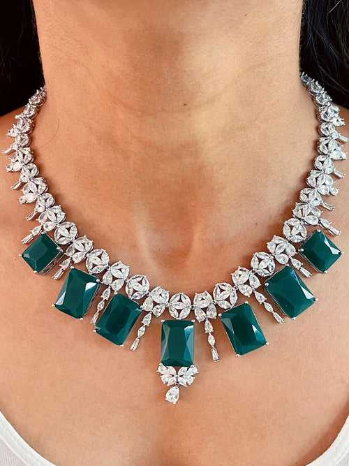 Dimonte Emerald Stones Set (Necklace & Earrings)