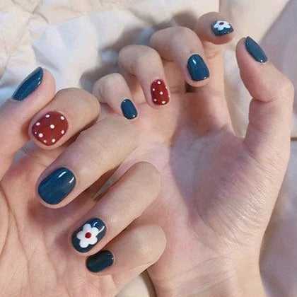 Nailamour Navy Daisy Artificial Nail Kit - 24pcs