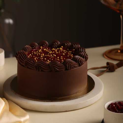 Chocolate Raspberry Cake (Eggless)