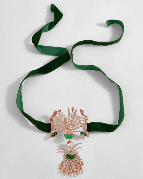 Le Palm Fish Velvet Choker in Jade Green