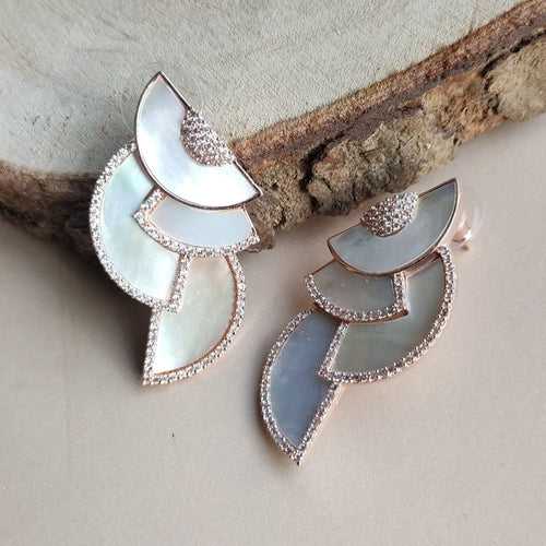 Mother of Pearl Earrings in Rosegold