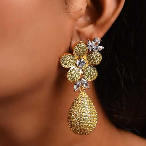 Flower Earrings in Gold Plating