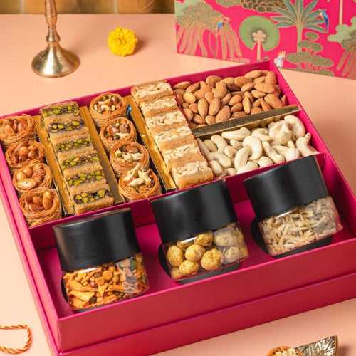 Rangreza Gift Box- Assorted kunafa, dry fruits and namkeens